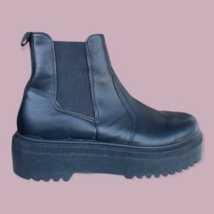 Steve Madden Platform Chelsea Boots